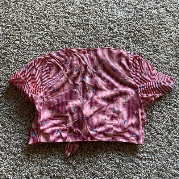 J.O.A cropped top - Picture 3 of 4